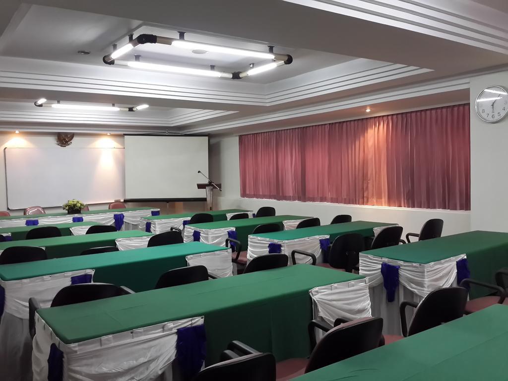 Reddoorz Plus Near Kebayoran Baru Blok S جاكرتا المظهر الخارجي الصورة