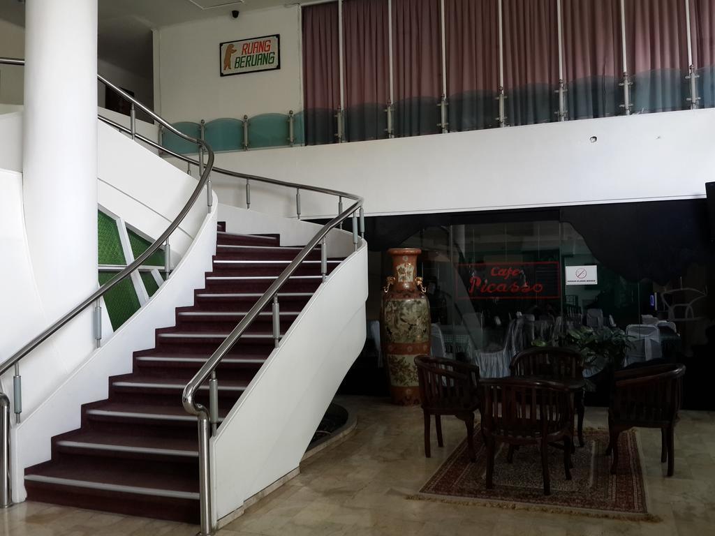 Reddoorz Plus Near Kebayoran Baru Blok S جاكرتا المظهر الخارجي الصورة