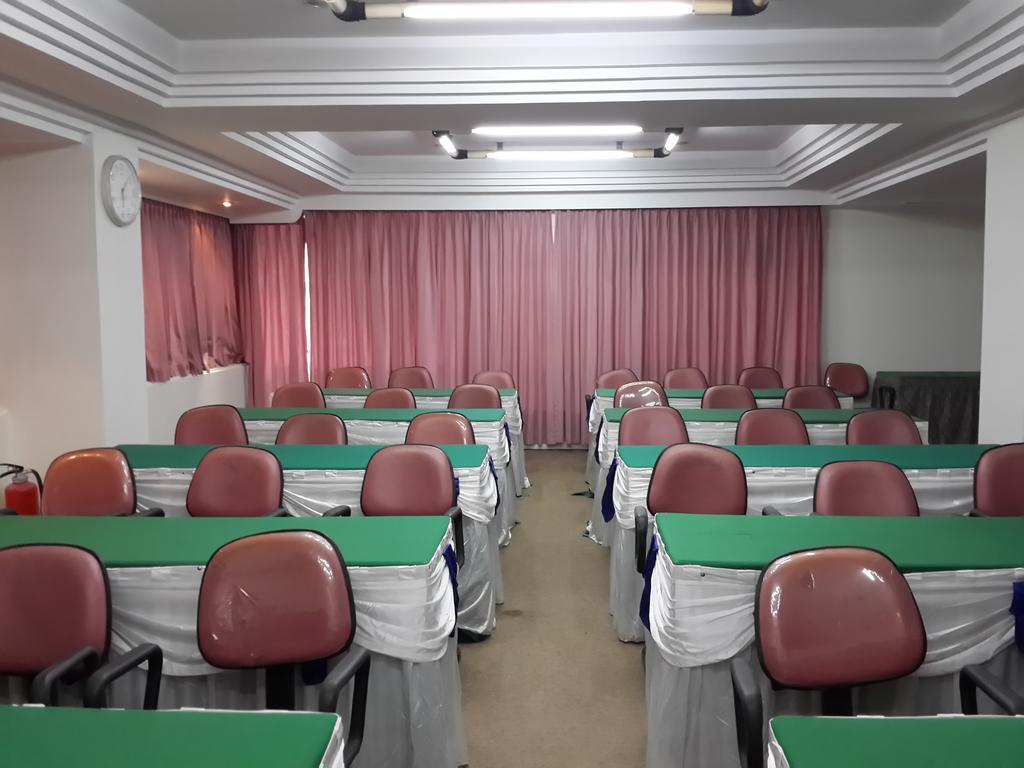 Reddoorz Plus Near Kebayoran Baru Blok S جاكرتا المظهر الخارجي الصورة