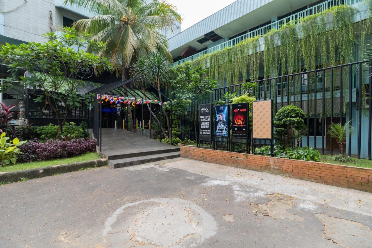 Reddoorz Plus Near Kebayoran Baru Blok S جاكرتا المظهر الخارجي الصورة