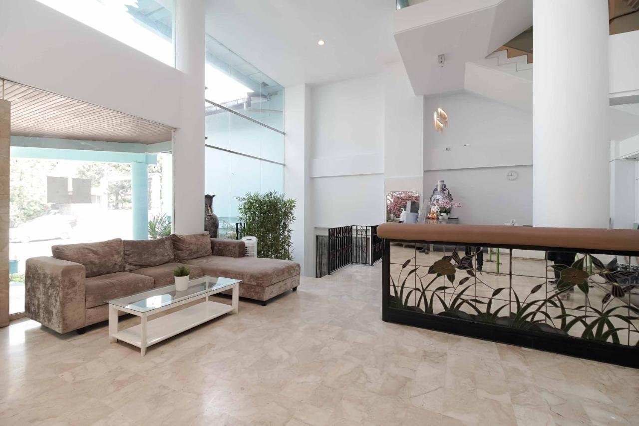 Reddoorz Plus Near Kebayoran Baru Blok S جاكرتا المظهر الخارجي الصورة