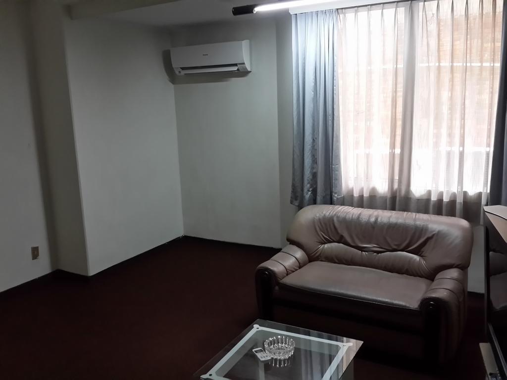 Reddoorz Plus Near Kebayoran Baru Blok S جاكرتا الغرفة الصورة
